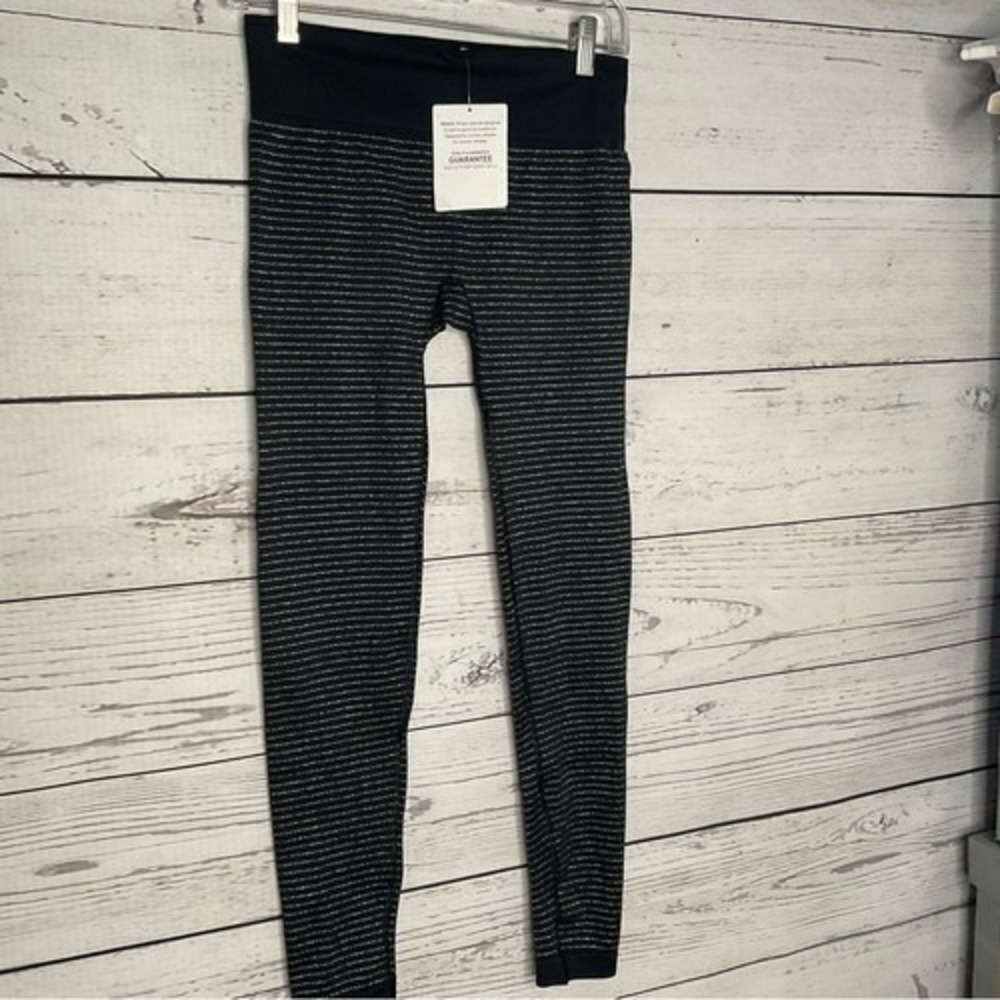 NWT Athleta Black/Silver Shimmer Stripe Tight Leggings Women M Portugal